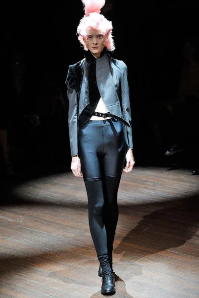 Look 12